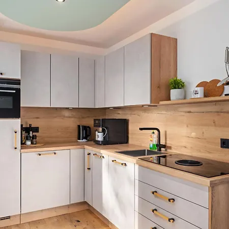 Edler Wohnraum Luxurioese Stadtoase Mit Balkon, Kaffeevollautomat, Lift & Parkplatz Chemnitz Buitenkant foto