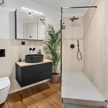 Edler Wohnraum Luxurioese Stadtoase Mit Balkon, Kaffeevollautomat, Lift & Parkplatz Chemnitz Buitenkant foto