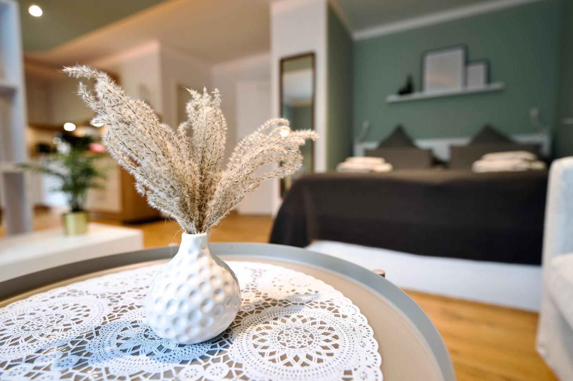 Edler Wohnraum Luxurioese Stadtoase Mit Balkon, Kaffeevollautomat, Lift & Parkplatz Appartement