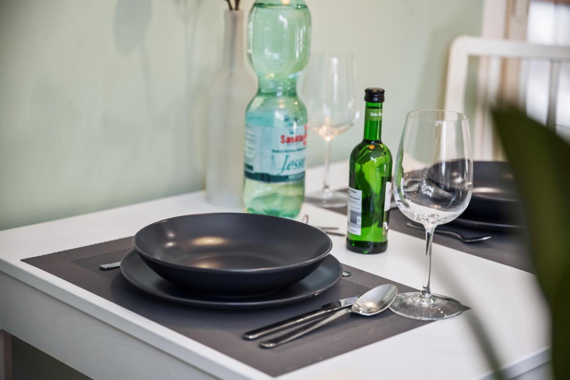 Edler Wohnraum Luxurioese Stadtoase Mit Balkon, Kaffeevollautomat, Lift & Parkplatz Chemnitz